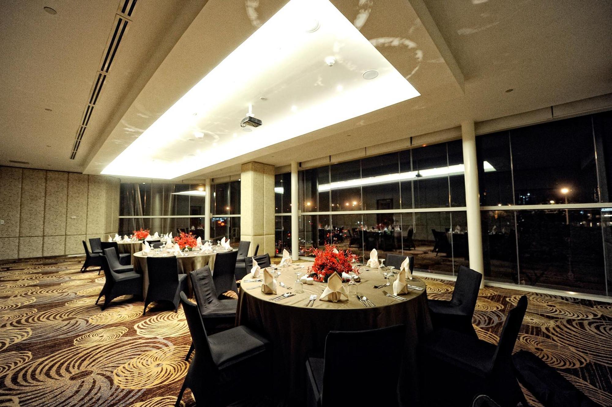 Acacia Hotel Manila Muntinlupa City Eksteriør bilde