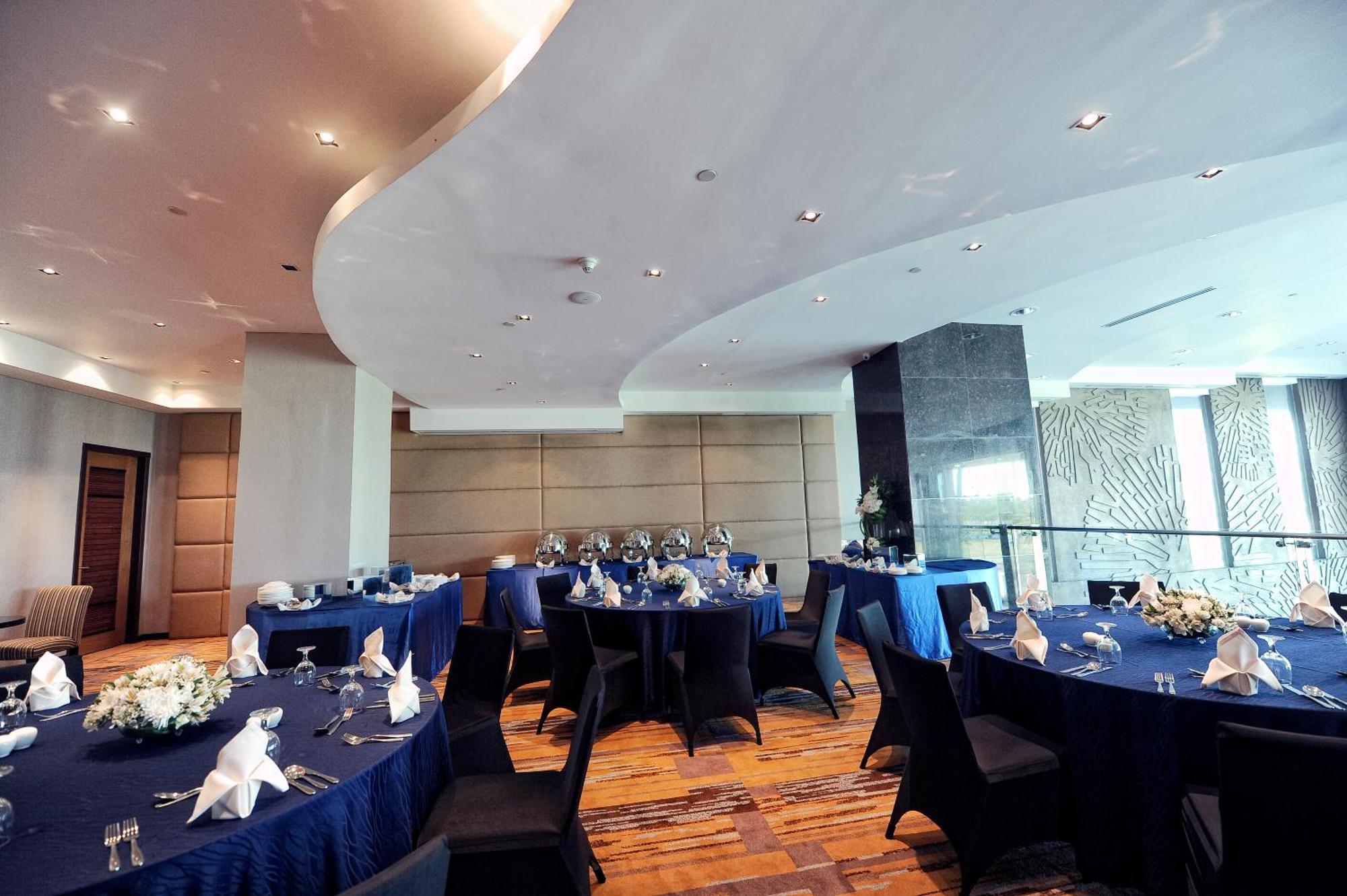 Acacia Hotel Manila Muntinlupa City Eksteriør bilde