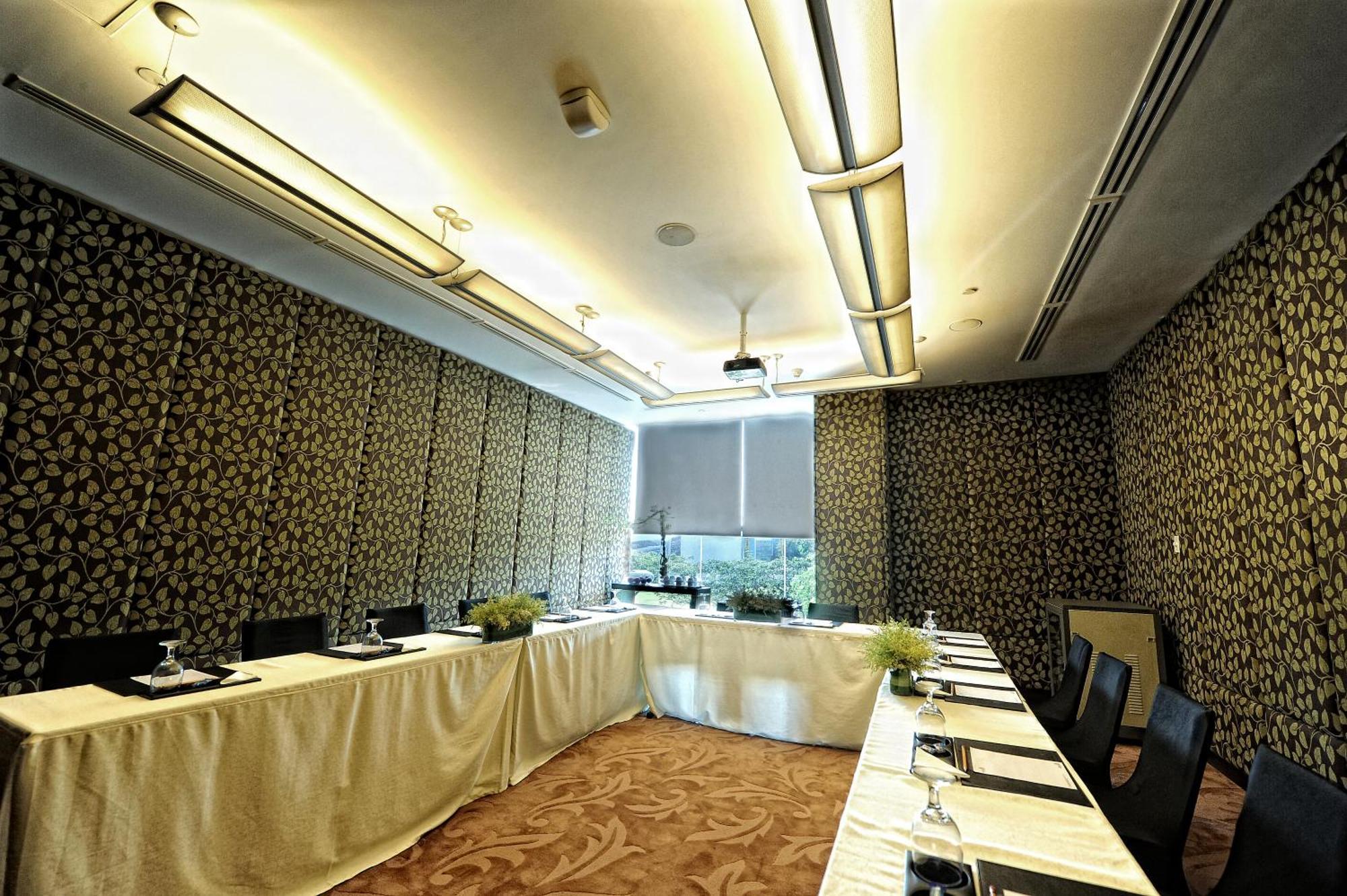 Acacia Hotel Manila Muntinlupa City Eksteriør bilde